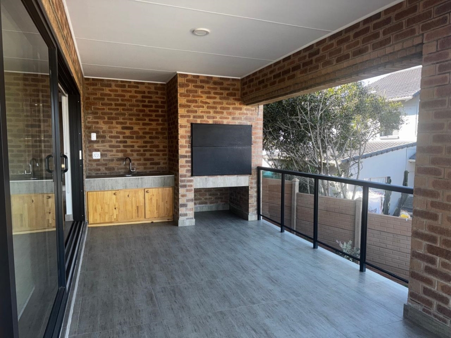 4 Bedroom Property for Sale in Wavecrest Eastern Cape